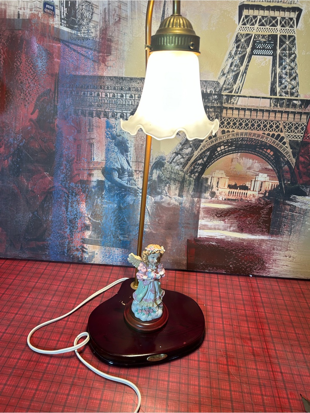 Vintage THE RUBY'S COLLECTION Table Lamp